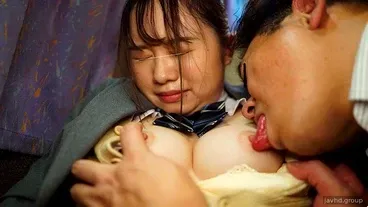 Ang nakamamatay na biyahe sa bus ng isang babaeng estudyante at isang pervert na driver