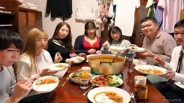 La vie quotidienne dans une petite maison avec de belles filles