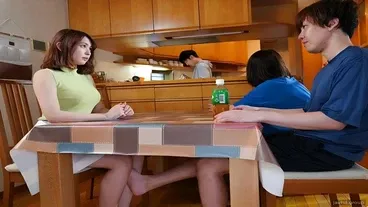 Beberapa kawan rapat membawa isteri mereka dalam perjalanan bersama mereka dan ia berakhir