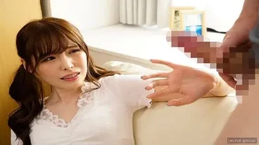 그녀의 여동생이 남자친구와 섹스하는 모습을 엿보는 것