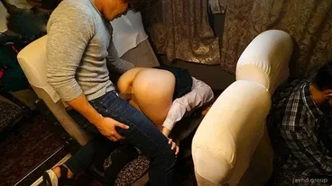 The pervert raped a student who was sleeping on the bus